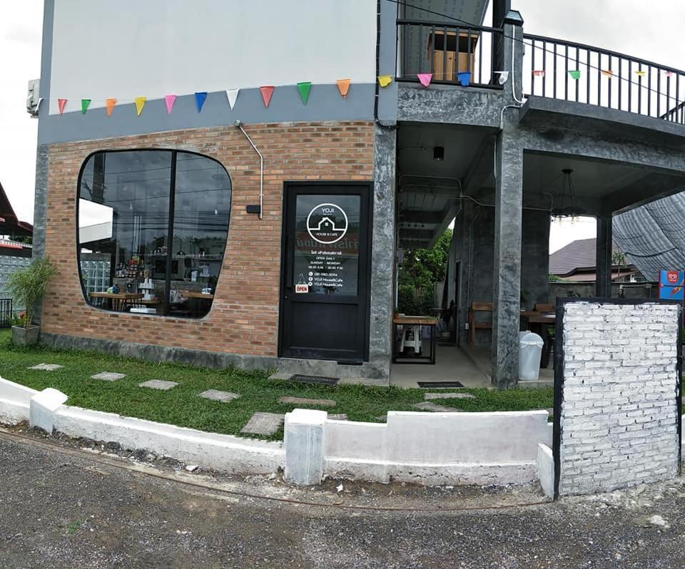 Yoji House And Cafe Hostel Ban Wiang Buitenkant foto