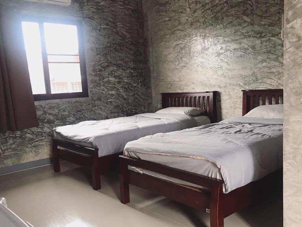 Yoji House And Cafe Hostel Ban Wiang Buitenkant foto