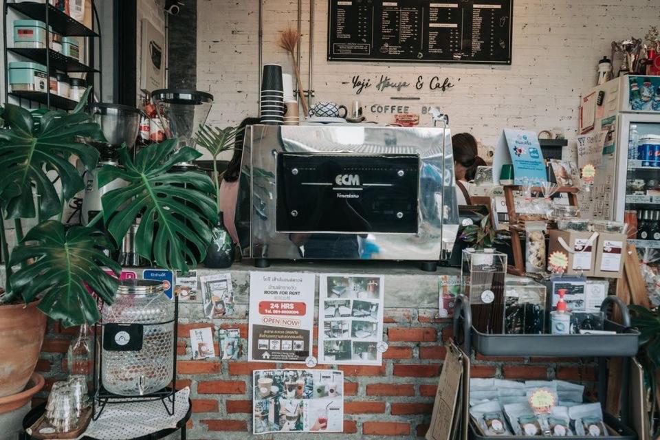 Yoji House And Cafe Hostel Ban Wiang Buitenkant foto